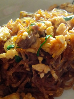 Una foto de Salteado de noodles de arroz con cerdo