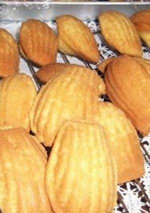 A picture of Basic Madeleines.