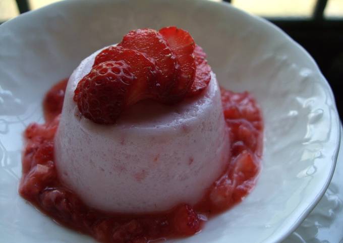 Low-Calorie Fresh Strawberry Mousse