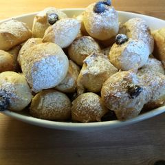 A picture of Chouquettes.