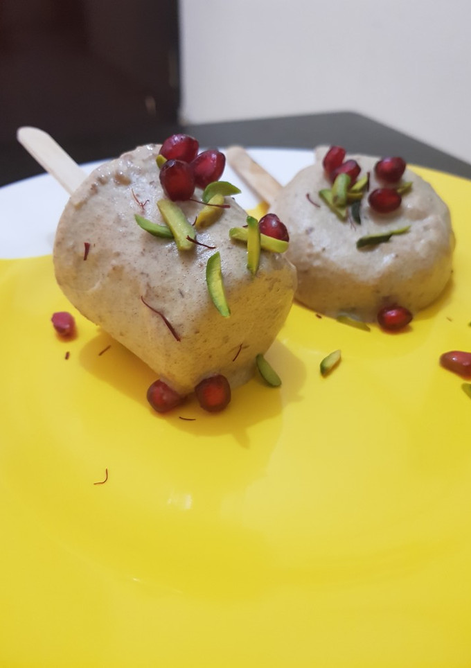 A picture of Dates kulfi.