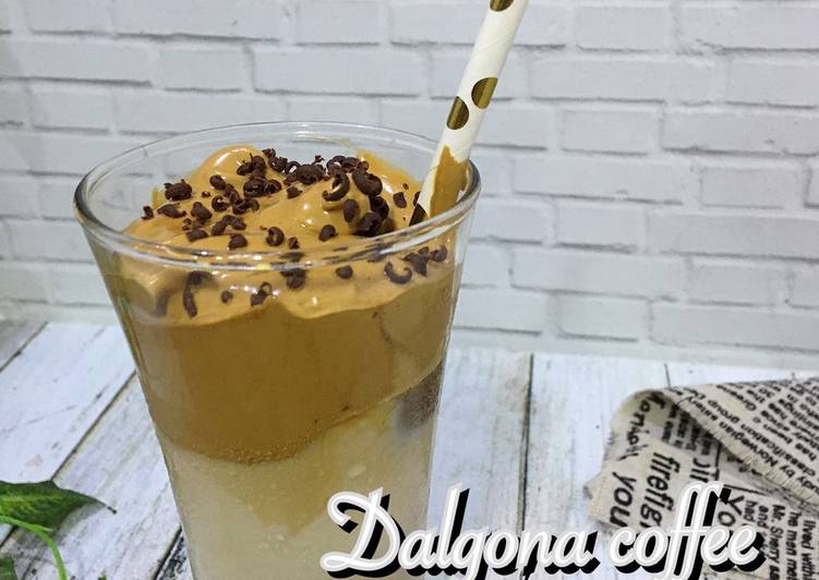 Cara Gampang Membuat Dalgona coffee, Bisa Manjain Lidah