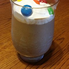 A picture of Peanut Butter MnM Ice-Cream/Shake.