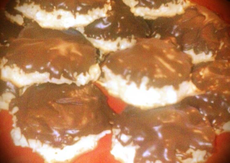 Coconut Macaroon Cookies (Chocolate Dipped) Coconut Macaroon Cookies (Chocolate Dipped)