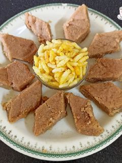 ગોળ પાપડી (Gol Papdi Recipe In Gujarati) રેસીપી મુખ્ય ફોટો