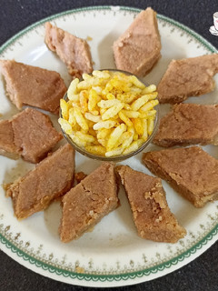 ગોળ પાપડી (Gol Papdi Recipe In Gujarati) રેસીપી મુખ્ય ફોટો