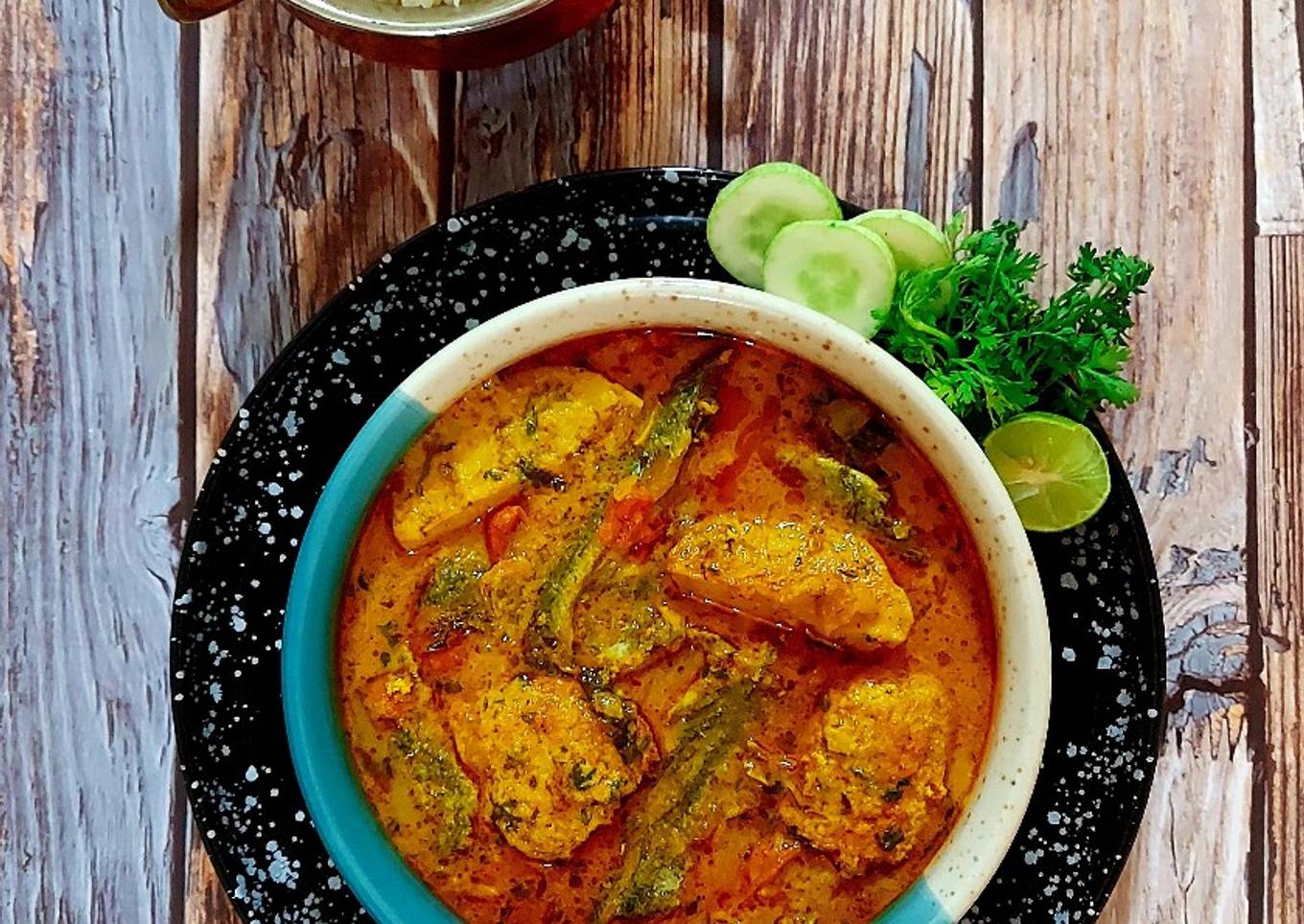 Tengra Macher Jhol (Bengali Tengra Fish Curry)