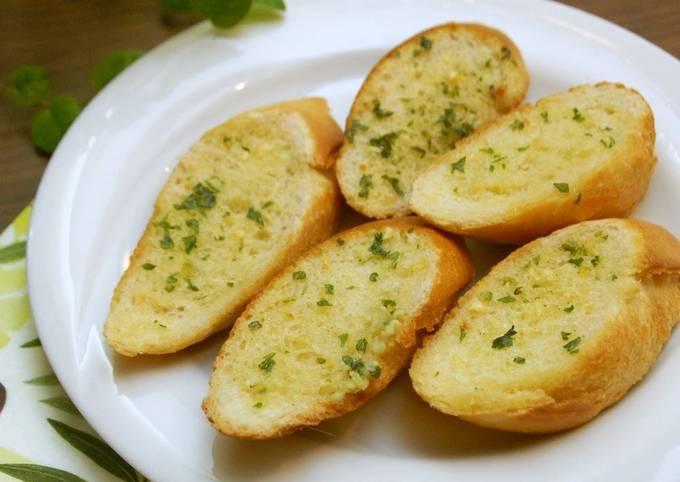 Recipe of Any-night-of-the-week Foolproof Garlic Bread