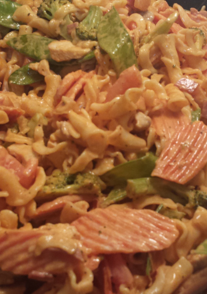 A picture of Yummy Buffalo Chicken Pasta.