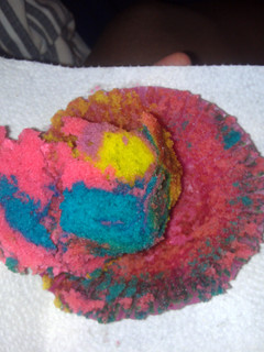 A picture of TIE-DYE CUP CAKES.