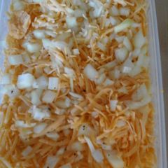 A picture of Simple tip for cheese and onion for sandwiches 😀.