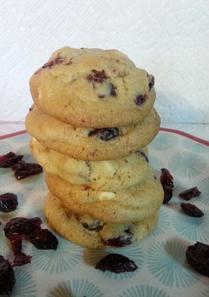 A picture of Cranberry White Chocolate Chip Cookies.