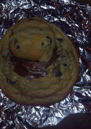 A picture of Reese's Oreo Chocolate Chip Cookies.