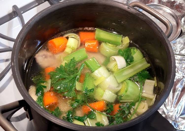 6 steps easy made chicken stock