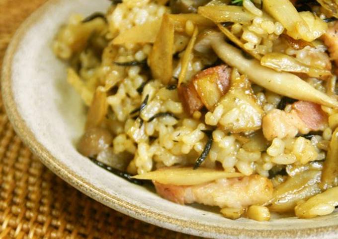 Step-by-Step Guide to Make Delicious Full of Fiber Burdock Root &amp; Hijiki Fried Brown Rice