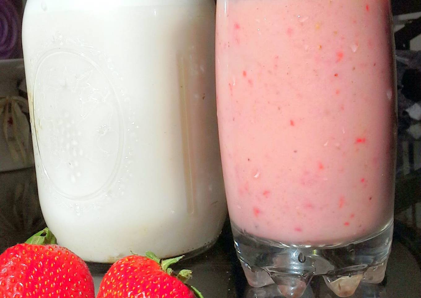 Simple Banana Strawberry Smoothie