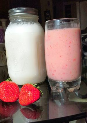 A picture of Simple Banana Strawberry Smoothie.