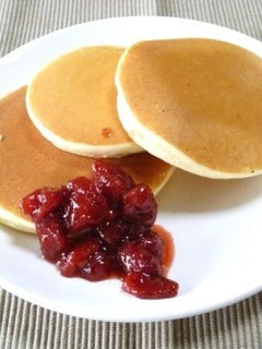 A picture of Puffy Rice Flour Pancakes.