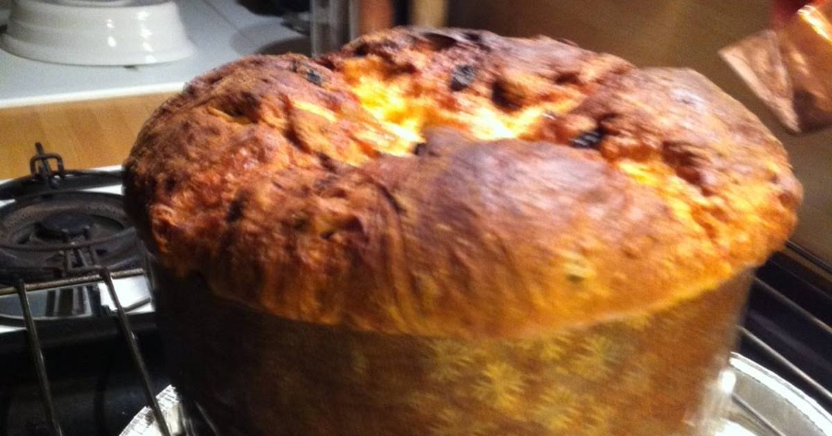 Traditional milanese panettone