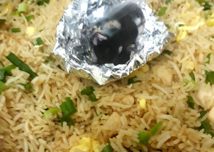 Recipe: Delicious Quick smoky fried rice😊
