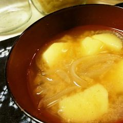 Sweet Onion & New Potato Miso Soup A picture of Sweet Onion & New Potato Miso Soup.