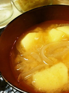 A picture of Sweet Onion & New Potato Miso Soup.