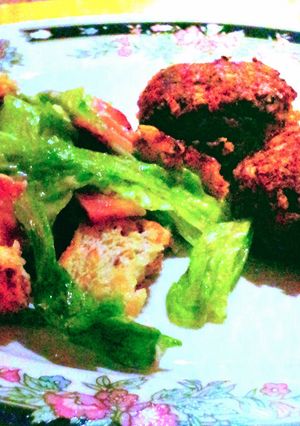 A picture of homestyle beef & pork patties.