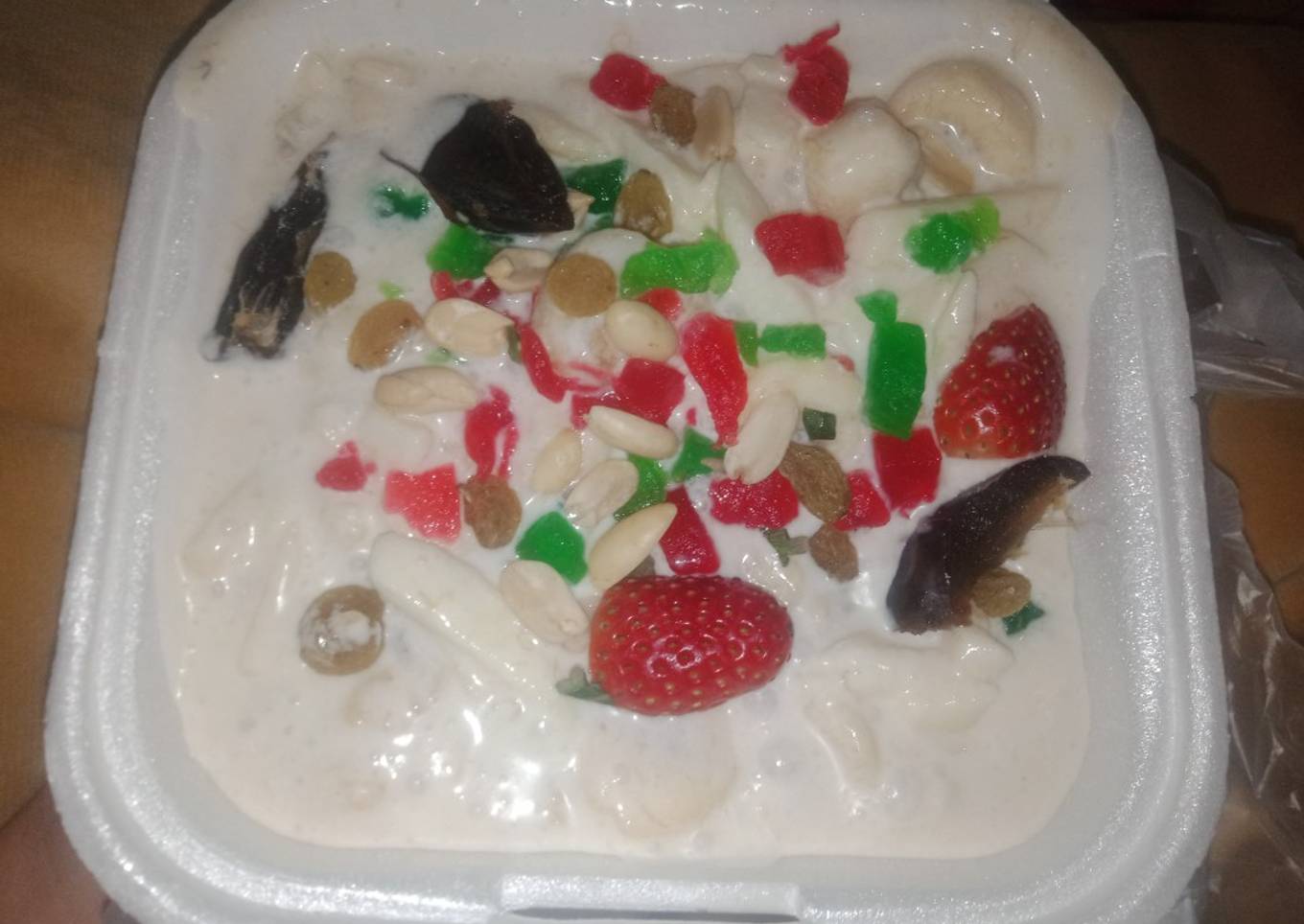 Cream salad