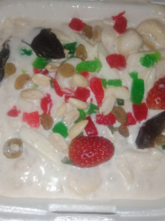 A picture of Cream salad.