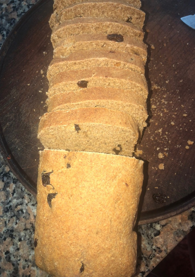 Una foto de Pan de centeno integral con pasas de 🍇