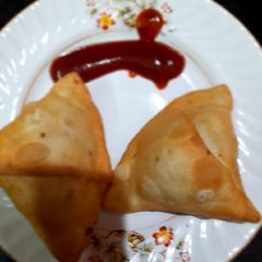 A picture of Cauliflower Samosa.