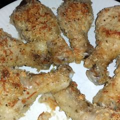 A picture of baked buttermilk chicken drummies.
