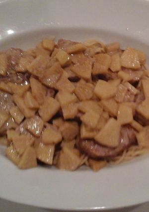 A picture of Pork Loin with Apples.