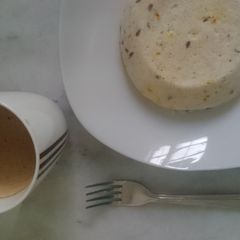 A picture of Protien oatmeal cake in macrowafe.