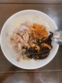 Hình của món Cháo vịt hầm hạt sen 🤤.