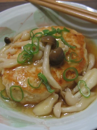 Easy Steps to Make Recipes Chicken and Tofu Burgers with Mushroom Ankake Sauce the Perfect Can Pamper Your Tongue.