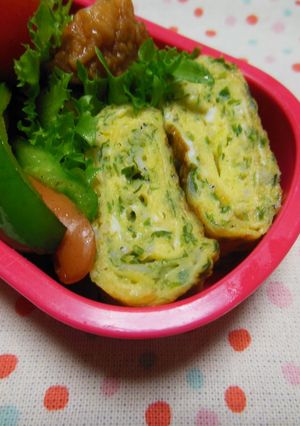 A picture of Japanese Omelet with Green Nori Flakes and Baby Sardines✿.