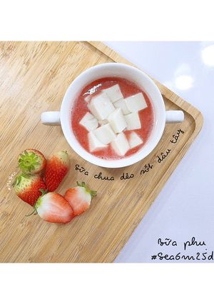 Hình của món Sữa chua dẻo sốt dâu tây.