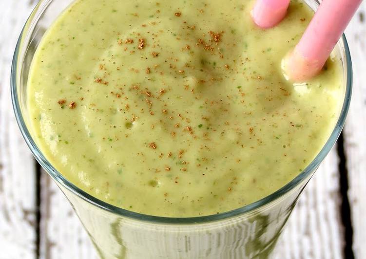 Step-by-Step Guide to Make Homemade Better Skin Power Smoothie Feat. Coconut, Mango &amp; Avocado!