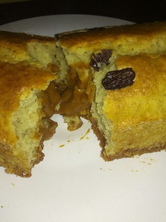 Una foto de Budín de banana relleno con dulce de leche