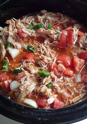 A picture of Crockpot Chicken Tinga.