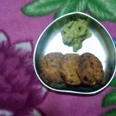 A picture of Chana Dal Vada.