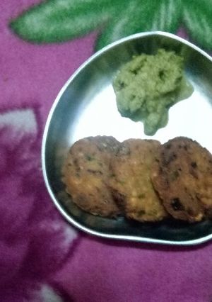 A picture of Chana Dal Vada.