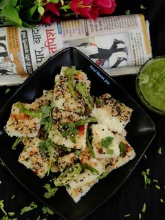 लेफ्टोवर राइस ढोकला(leftover rice dhokla recipe in Hindi) रेसिपी मुख्य फोटो