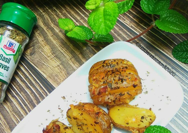 Bagaimana Menyiapkan Hasselback Potatoes Anti Gagal