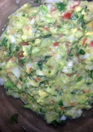 A picture of Sierra's Chunky Garlic Guacamole.