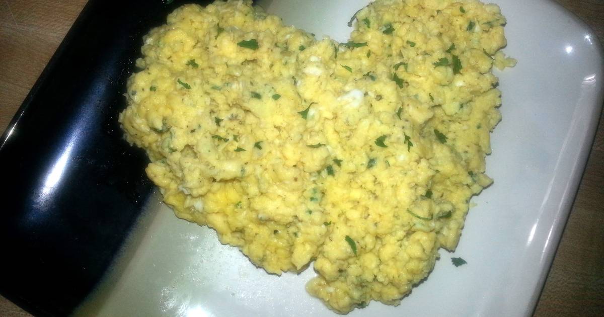 Sierra S Perfect Scrambled Eggs For 2 Recipe By Sierra Cookpad