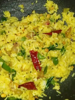 எலுமிச்சை சாதம் (Elumichai satham recipe in tamil) செய்முறை முக்கிய புகைப்படம்
