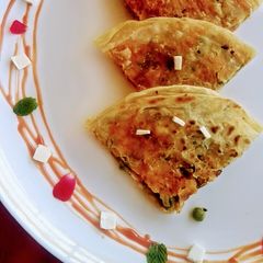 A picture of Matar Paneer Paratha.