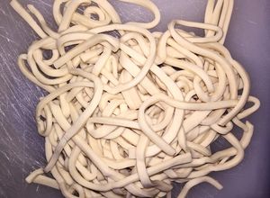 Una foto de Fideos Udon Artesanal